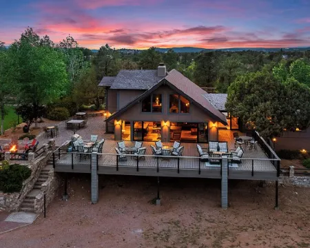 5 Acre Retreat w/ Pickleball, Hot Tub, Mountain Views & Private Theater. Hotels in Payson