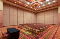 Embassy Suites by Hilton Loveland Conference Center & Spa - Pools