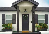 Brand New Remodeled Pierpont Surf Cottage Footsteps to Ocean Ventura