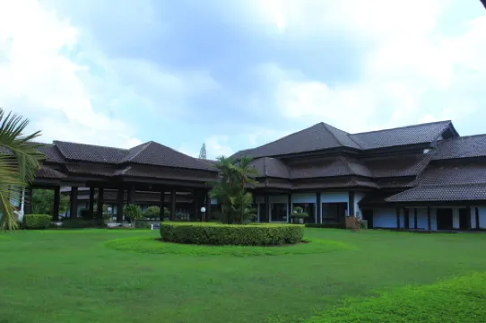 Grand Equator Hotel Hotel di Bontang