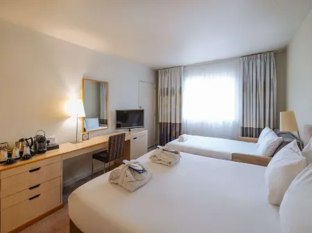 Novotel Milton Keynes Отели рядом с достопримечательностью «ANV Measurement Systems»