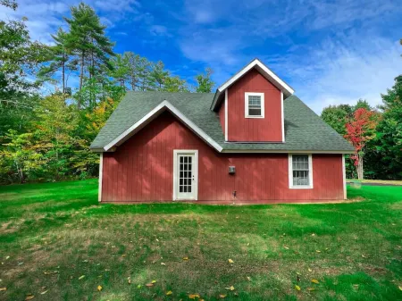 Hot Tub and Tesla Charging on Serene Acres - Stunning Rustic Oasis Отели в г. Фрайерберг