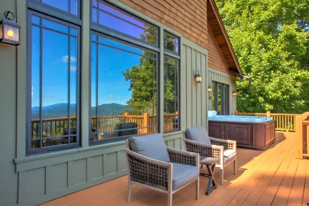 Breathtaking Long-Range Views and Home Theater - Exquisite Mountain Haven