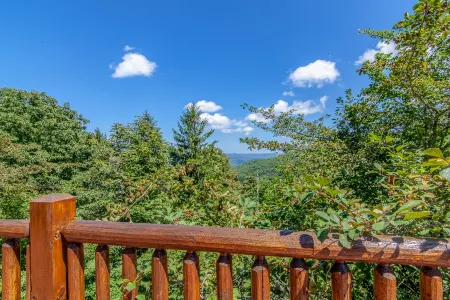 Breathtaking Mountain Views and Modern Comforts - Exquisite Getaway Отели в г. Севен Девилс