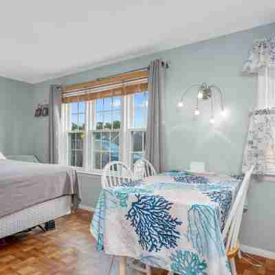Stunning Views and Exclusive Beach Access - Charming Coastal Haven Rooms