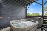 Luxury Lakeview Villa with Hot Tub and Gas Fire Pit - Gorgeous Escape Hotels in Cherokee County
