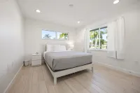 Pool, Kayaks, and Stunning Sunsets - Luxurious Waterfront Oasis فنادق في جزيرة ميريت