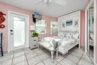 Free Fun and Top Attractions Included - Charming Efficiency Retreat