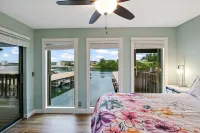 Lakeside Pool and Stunning Views - Serene Waterfront Retreat