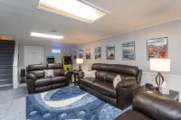 Spacious Home with Hot Tub and Arcade Games - Stunning Retreat