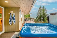 Inviting home with spectacular view, hot tub, balcony, fireplace, & W/D Hotels in Manzanita
