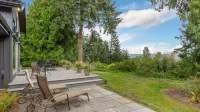 Stunning Cascade Views and Lush Garden - Charming Wine Country Haven