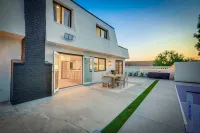 Pickleball Paradise Hotels in Mission Viejo