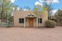 Charming Outdoor Space and Cozy Interior - Delightful Santa Fe Retreat Hotels in Tesuque