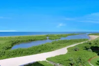 Dual Balconies and Heated Pool - Gorgeous Tropical Retreat