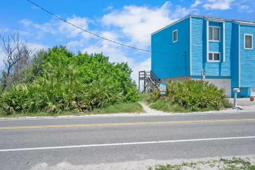 Sparkling Heated Pool and Bamboo Outdoor Shower - Tropical Oasis