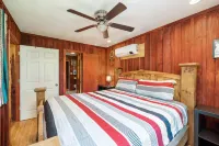 Breathtaking River Views and Cozy Fire Pit - Charming Retreat Hotels in Pike County