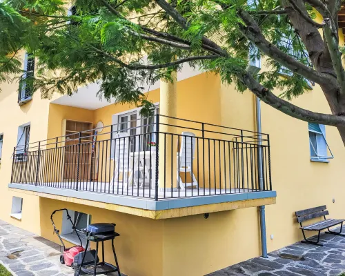 Appartment sulle Viti Hotels in Losone