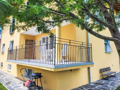 Appartment sulle Viti Vini e Distillati Angelo Delea SA附近的飯店