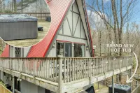 Stunning Retreat - Hot Tub, Game Room, Fire Pit 로아 마운틴 호텔