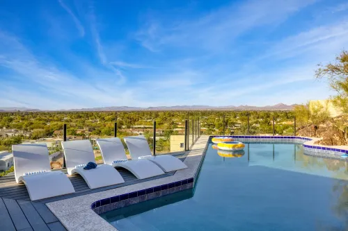 Panoramic Views and Chic Design - Stunning Desert Sanctuary