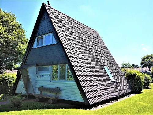 Cozy tent roof house for up to 6 people, free WLAN, fenced property