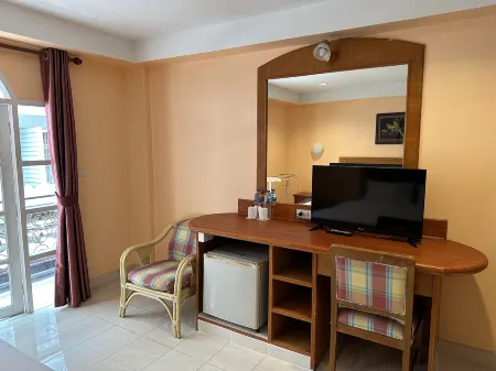 Nid Huahin Hotel