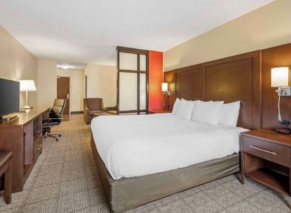 Comfort Suites East Lincoln - Mall Area