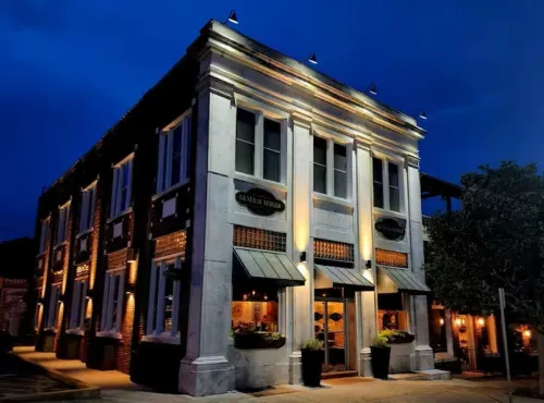 Beautiful Heart of Downtown Condo, Balcony, Amazing Views - Walk to Everything! Hotels in Blue Ridge