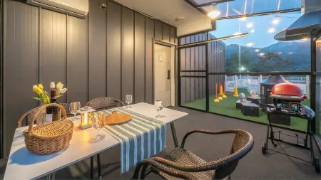 Gapyeong Dangdangi Pet Poolvilla Blue