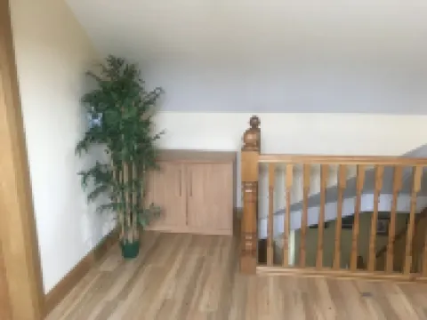 Dungannon 2 Bed Bungalow - Sleeps 5 - Pet Friendly Hotels in Dungannon