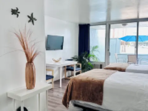 Foghorn Harbor Inn Hotels in Marina del Rey