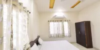 Hotel Radhika Inn - Habitación De Cinco Camas Con Aire Acondicionado