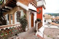 Hotel Los Arcos فنادق في 