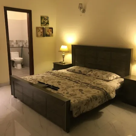 1 Bed House - Sleeps 2 - Pets - Parking - Wifi
