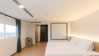 โรงแรมเลอศรีวารี สุวรรณภูมิ แอร์พอร์ต - พร้อมระเบียง