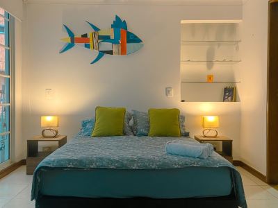 Quiet Apartment one Block From the Beach