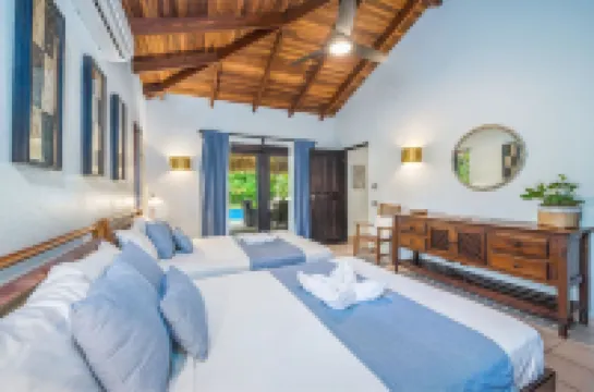 Tropical Retreat - Private Pool, Steps to Beach 2 Bedroom Villa by RedAwning Hotels in 