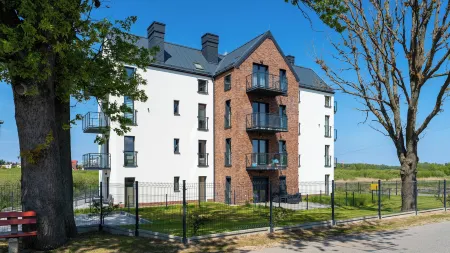 Na Różanej, Sun & Snow Отели рядом с достопримечательностью «Bagicz Kołobrzeg Airfield»