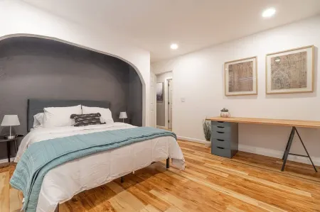 Vibrant Boho Home | 3 Bed | Pet Friendly l UNR Отели рядом с достопримечательностью «Парк Ранчо Сан Рафаел Офф-Лиш Дог»