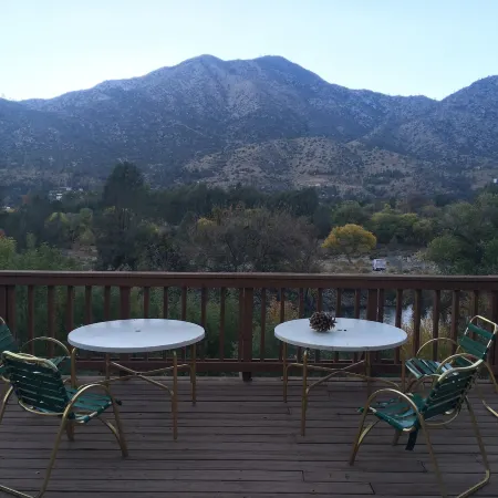 Whispering Pines Lodge