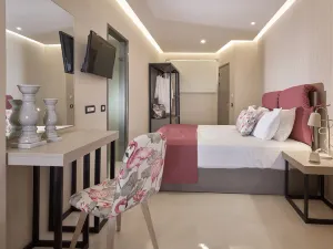 Koukounaria Hotel & Suites