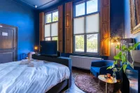 Boutique Hotel Lytel Blue Hotel dekat Kempenmuseum De Acht Zaligheden