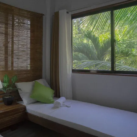 The Palms Resort & Bar
