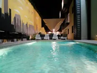 Silver Moon Hotel - Pools