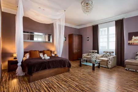 Mikołajska 5 Apartments Отели рядом с достопримечательностью «Фабрика эмали Оскара Шиндлера»