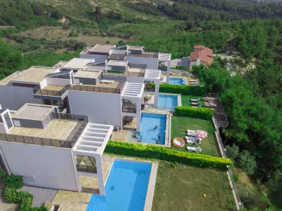 Exclusive Villas Hotels near SÖKE RENAULT YEDEK PARÇA TİCARET