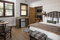 The Landing at Estes Park Hotels near Riverwalk in Downtown Estes Park