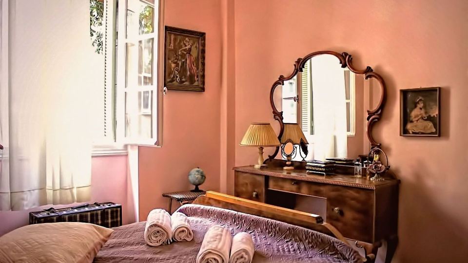 Athens Quinta