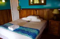 Driftwood Resort Hotels in Alotau
